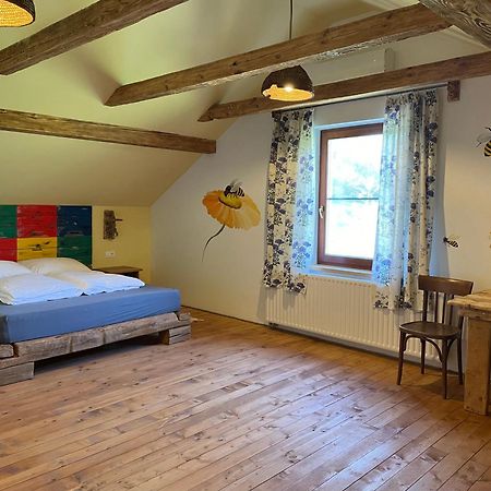 Vamis Hotel Gornji Petrovci Bagian luar foto