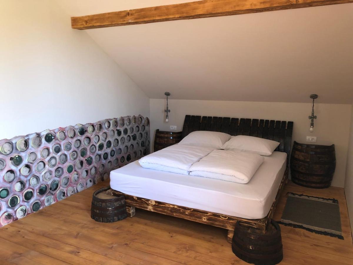 Vamis Hotel Gornji Petrovci Bagian luar foto