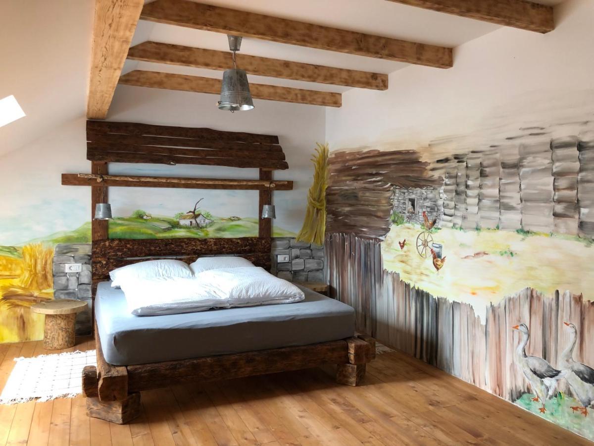 Vamis Hotel Gornji Petrovci Bagian luar foto