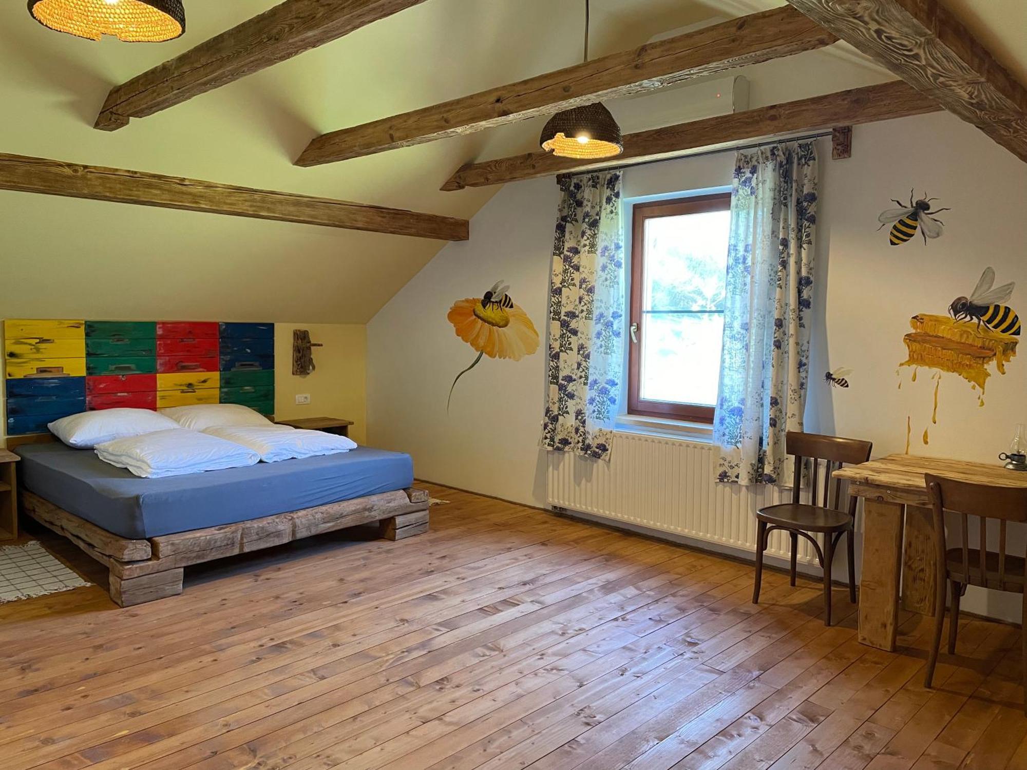 Vamis Hotel Gornji Petrovci Bagian luar foto
